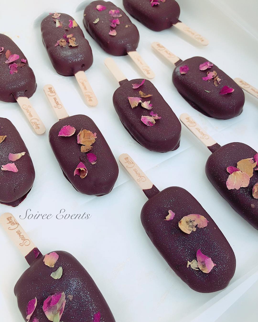 Chocolate Rose Cakesicles - Image 2